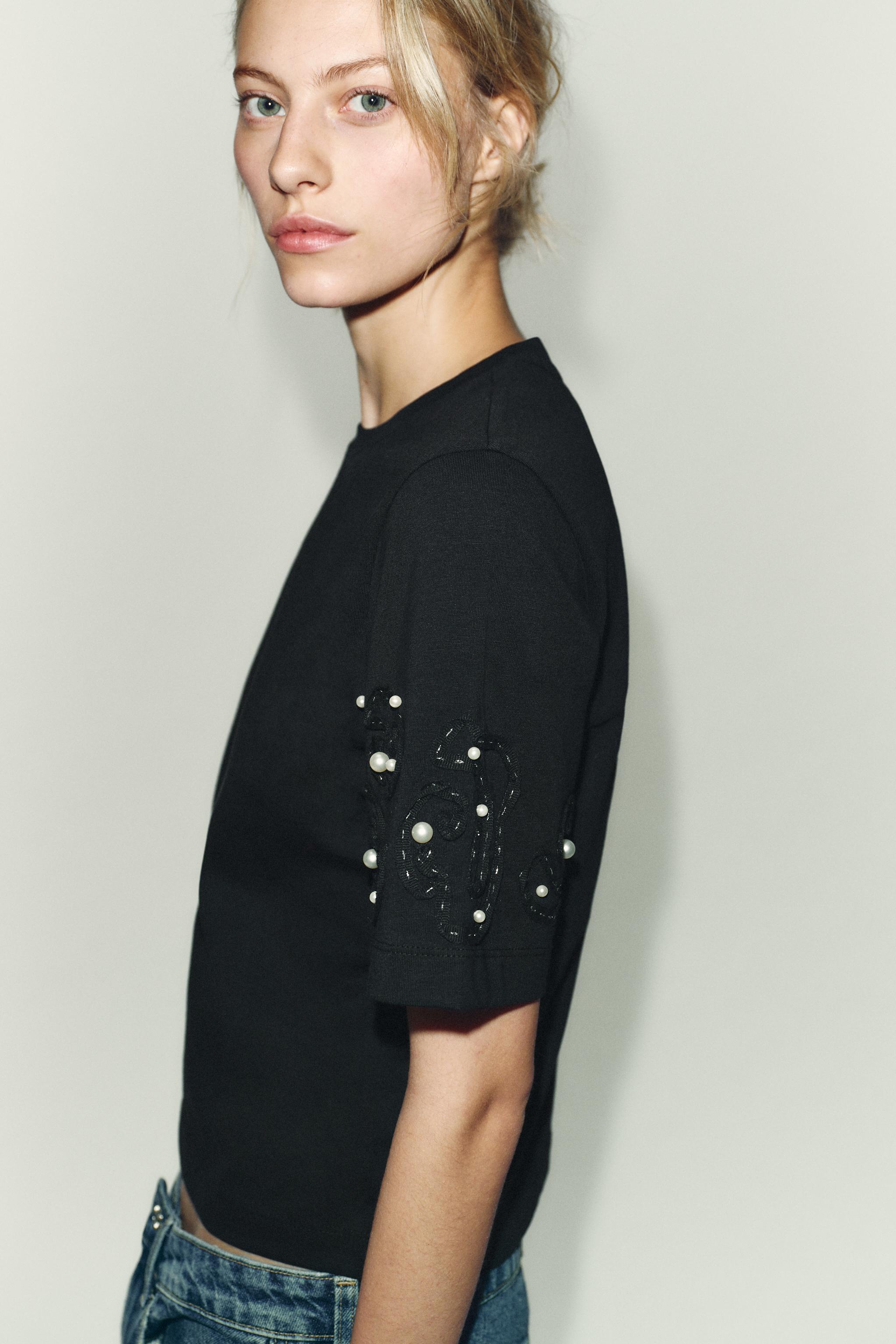 EMBROIDERED BEADED T-SHIRT